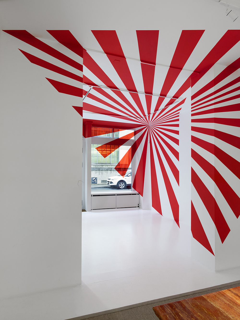 De l’angle au triangle, Une exposition montée en collaboration avec Jean-Hubert Martin., Olivier Varenne, 2023, Exposition : "Des perspectives pour la peinture" Borgeaud-Frize-Varini