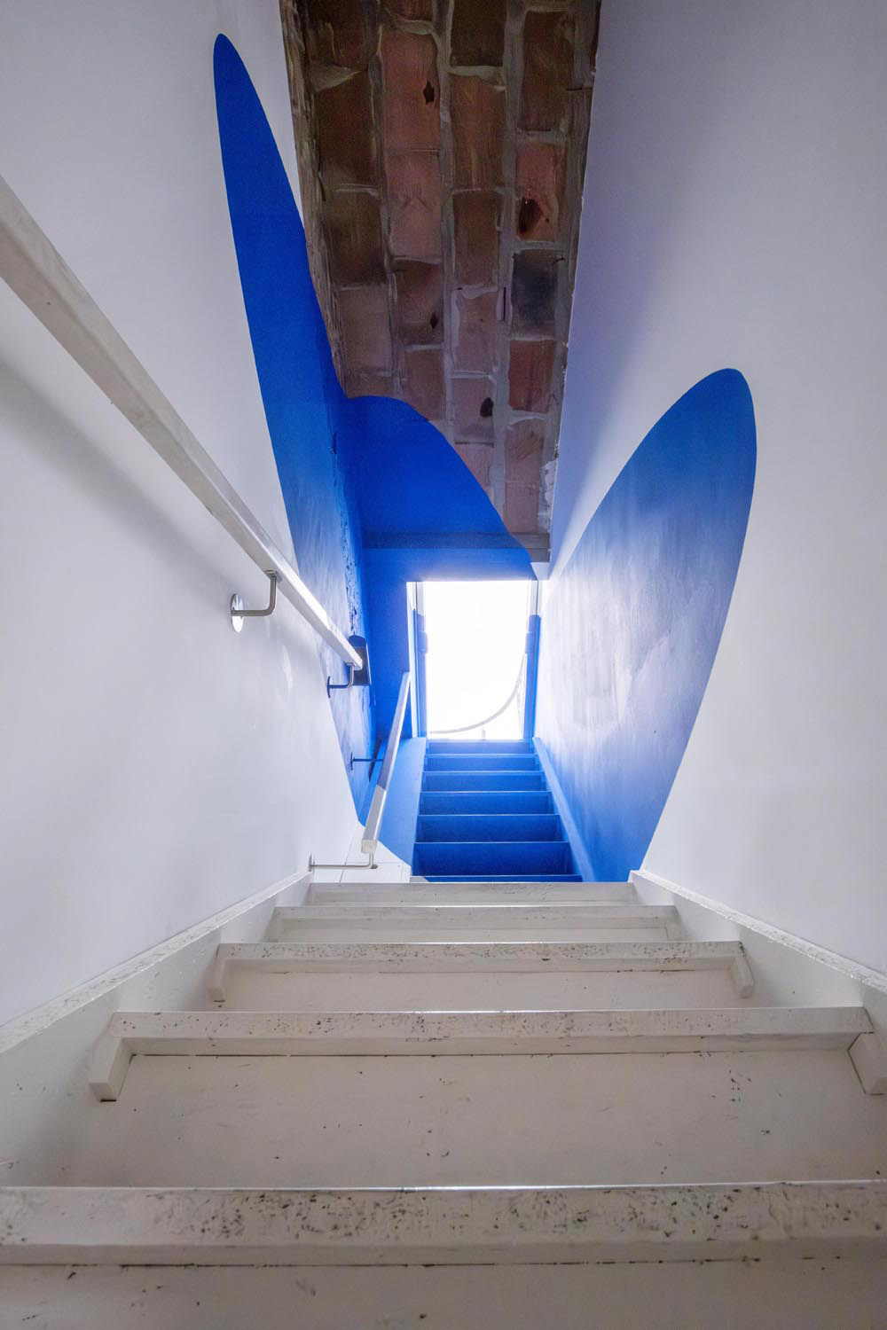Ellipses Bleu, Berlin, Allemagne, 2024, Exposition : Michael Fuchs Galerie, Berlin