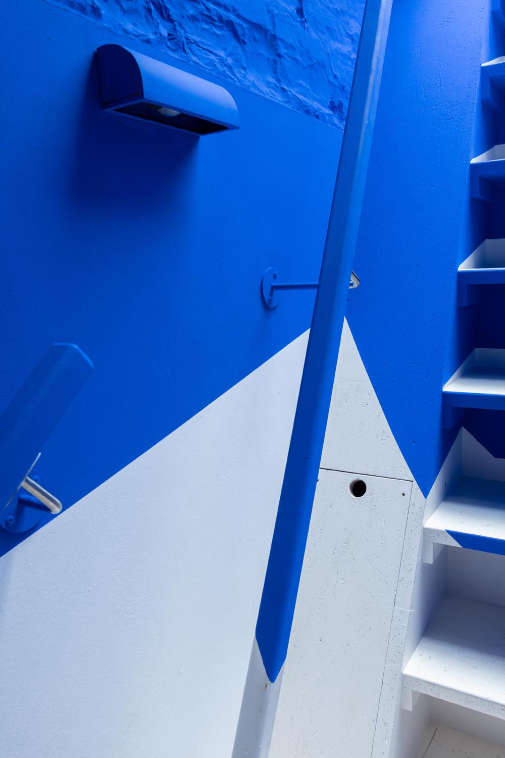 Ellipses Bleu, Berlin, Allemagne, 2024, Exposition : Michael Fuchs Galerie, Berlin