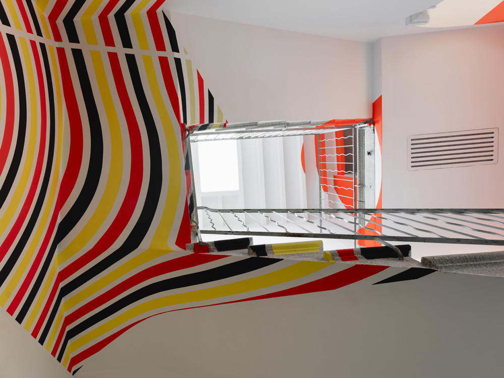 Triangle d’arcs et de cercles rouge, noir et jaune, Espagne, 2024, Exibition: Albarràn Bourdais gallery. Menorque.