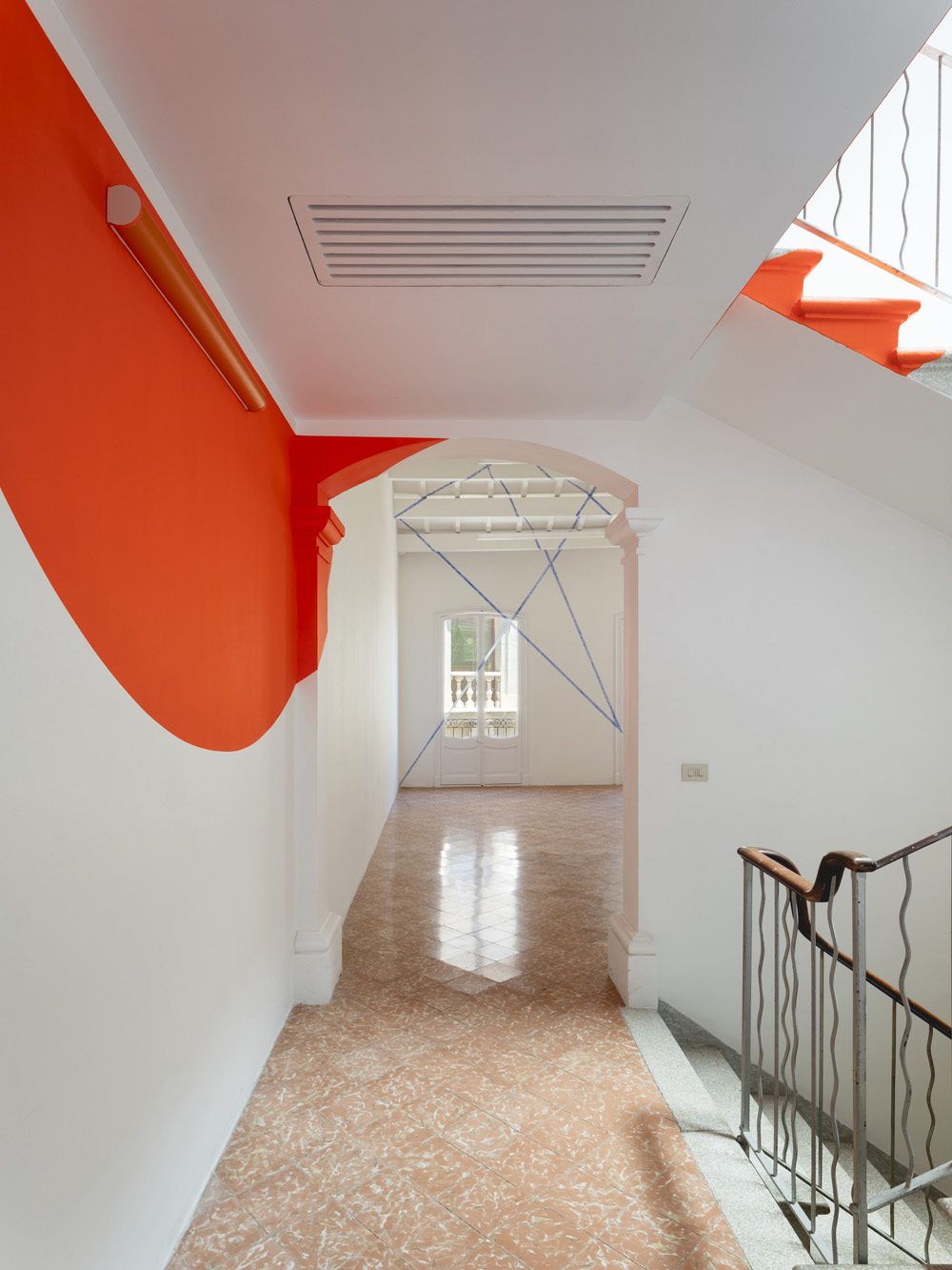 Deux disques à l’oeil, Espagne, 2024, Exibition: Albarràn Bourdais gallery. Menorque.