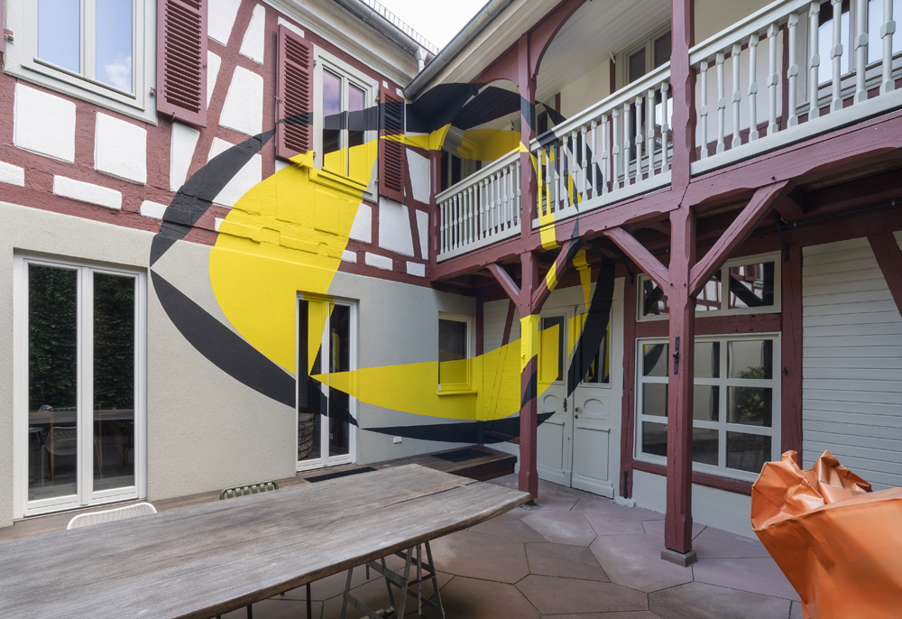 Disques évidées par l’hexagone et le quadrilatère, Private Collection Frankfurt, 2025, Site specific, 2025, Update No 1, Erbach 202