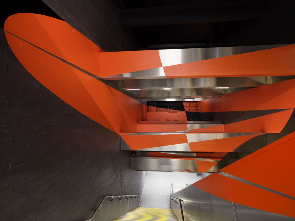 Zig Zag dans le disque, Collection du Patrimoine Artistique Tisseo Collectivité, Toulouse, 2020, Station Jean Jaurès, métro ligne A , Toulouse