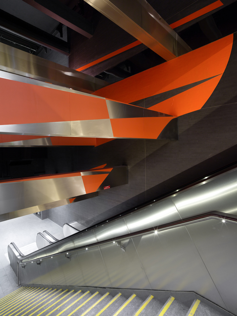 Zig Zag dans le disque, Collection du Patrimoine Artistique Tisseo Collectivité, Toulouse, 2020, Station Jean Jaurès, métro ligne A , Toulouse