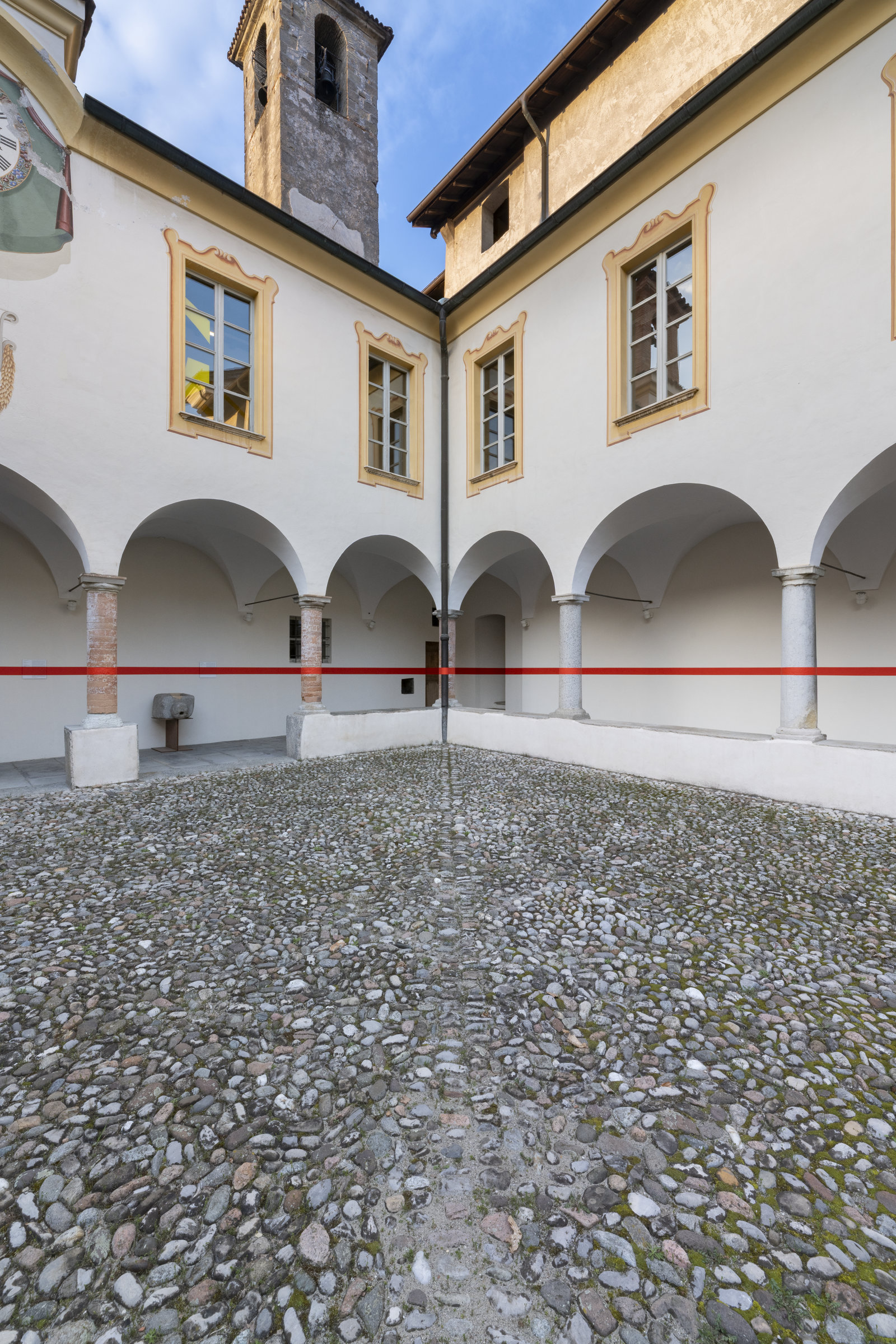 360° rouge n°2, Kassel, 1989 / Actualisation n° 4, Museo d'arte Mendrisio, Mendrisio 2026 Collection: Centre Pompidou, Musée national d'art moderne, Paris AM 2001-115